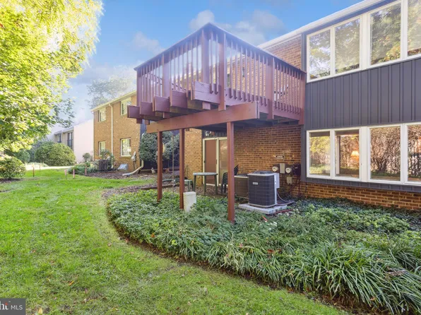 19 W Close, Moorestown, NJ 08057