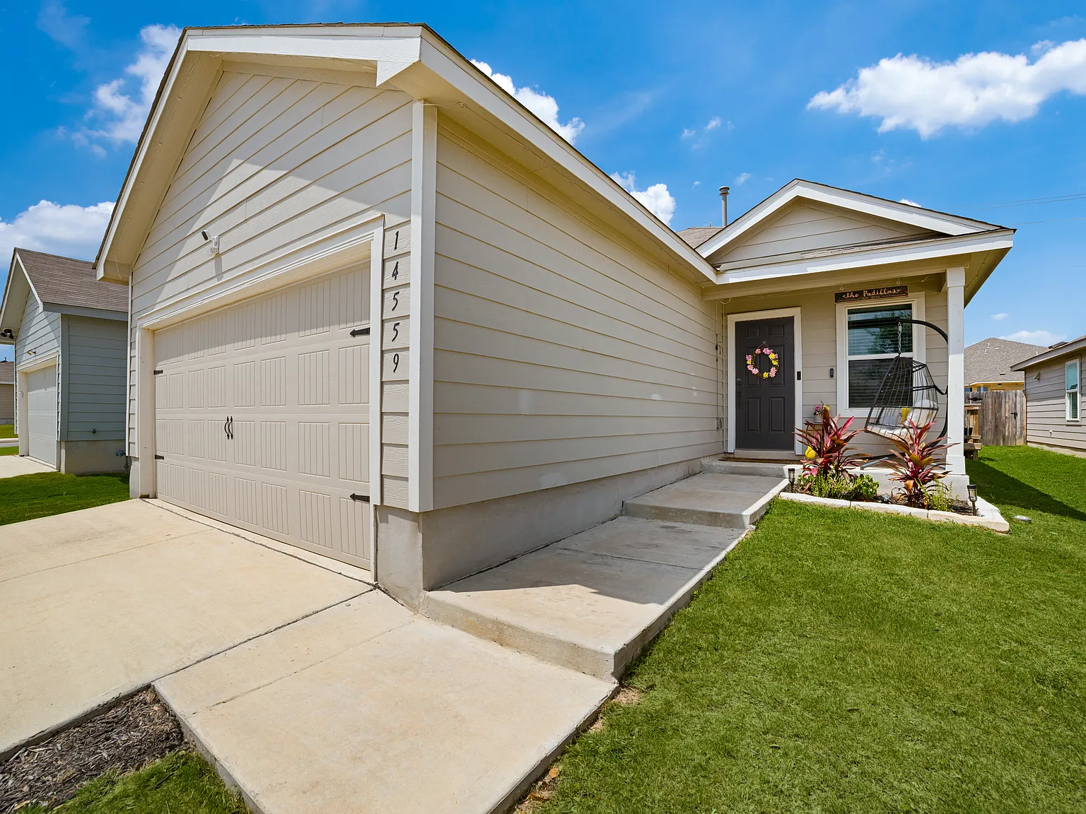 3 bed, 1266 sqft, $1,700 — Photo 1