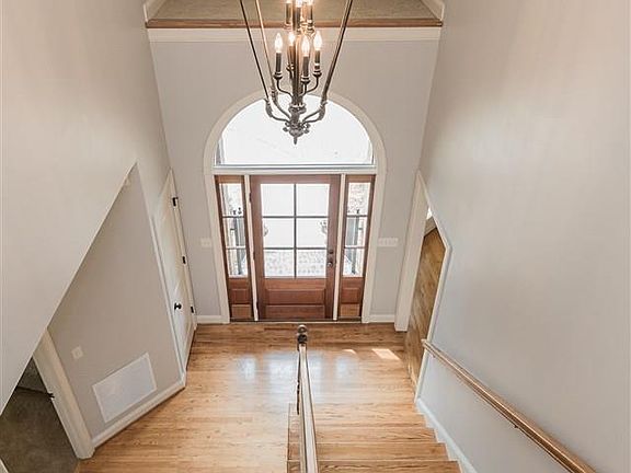 2nd image of 6408 White Tail Ln