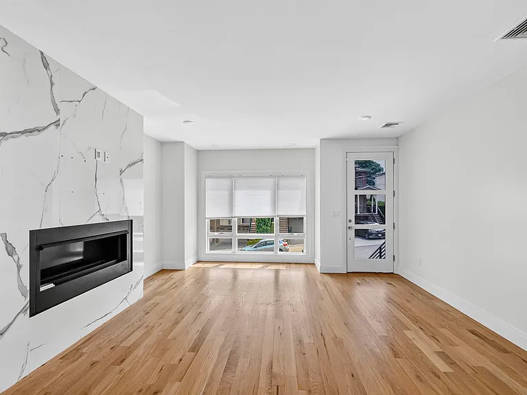 211B Slocum Way — Photo 4