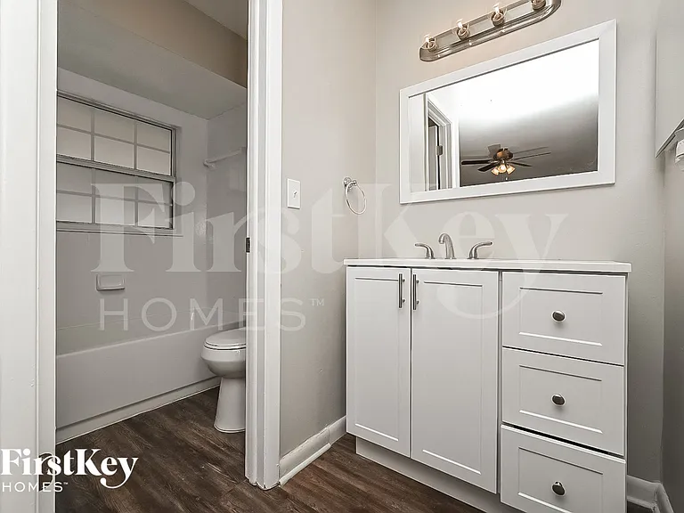 718 Kingswood Loop — Photo 10
