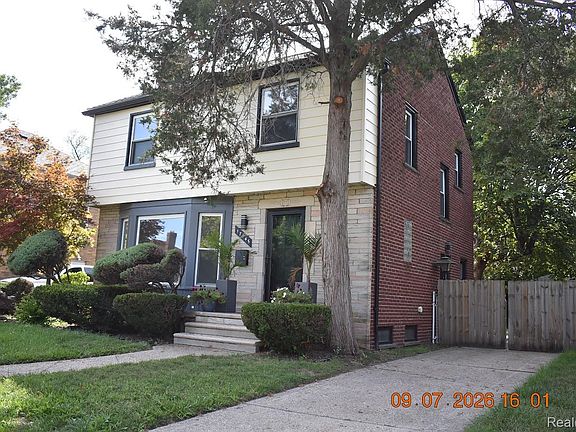 3rd image of 17145 Fairfield St