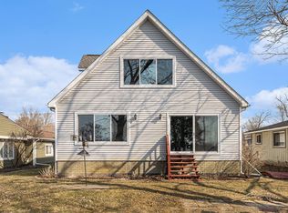 9900 Bluewater Dr, Pinckney, MI 48169