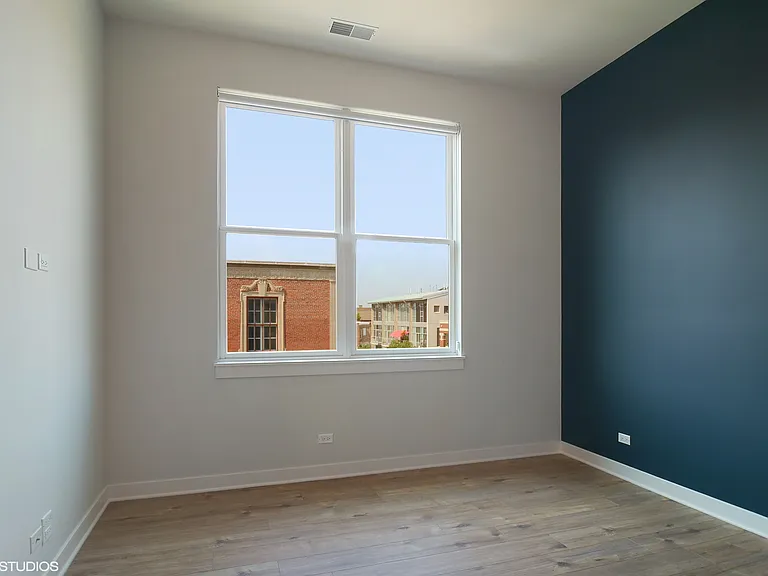 1507 W Carmen Ave #2E — Photo 8