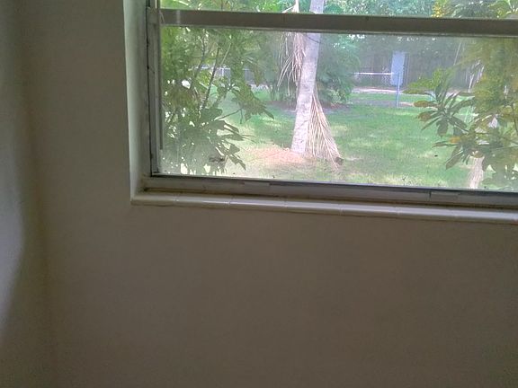 3rd image of 609 Mellonville Ave