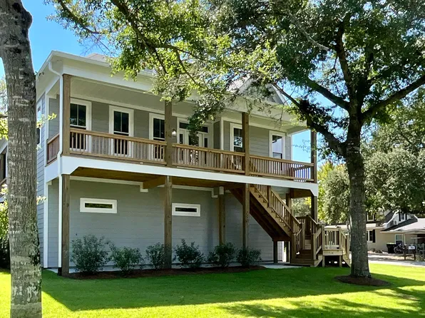 2401 E Yacht Drive, Oak Island, NC 28465