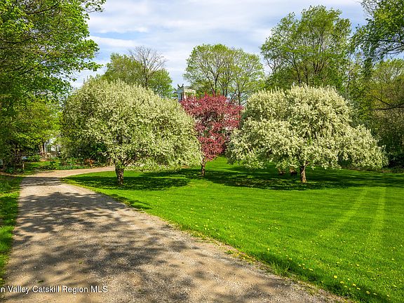 4th image of 25 Lovers Lane