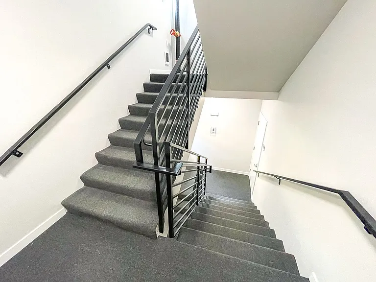 University Flats Apartments — Photo 17