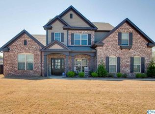 4504 Sandy Isle Cir SE, Owens Cross Roads, AL 35763