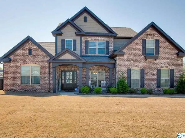 4504 Sandy Isle Cir SE, Owens Cross Roads, AL 35763