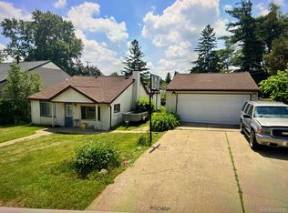 163 Pickford St, Novi, MI 48377