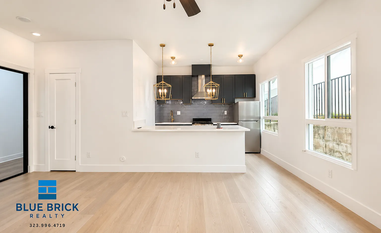 Bright & Spacious Hollywood Hills Studio | In-Unit Laundry, Central A/C & Pet-Friendly — Photo 1