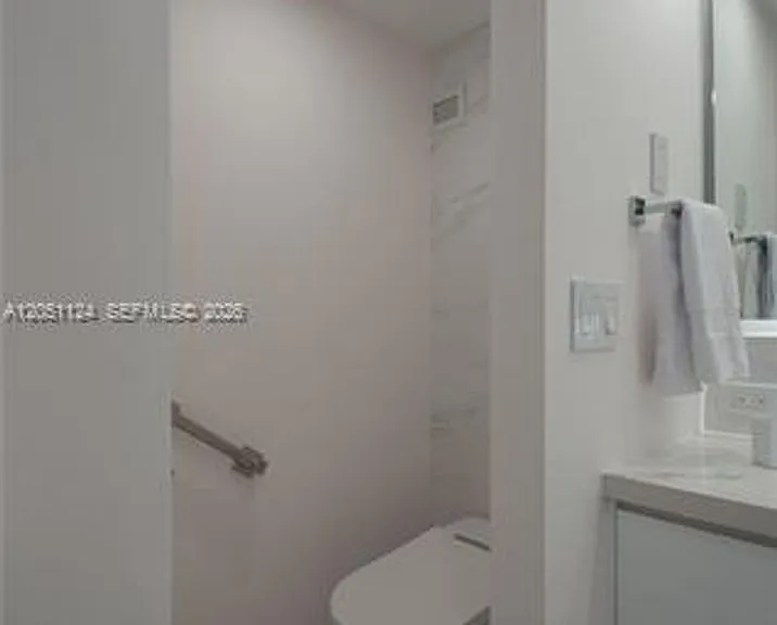 1121 Crandon Blvd #CU-D301 — Photo 33