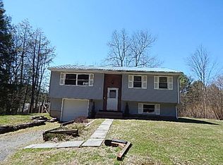 2 Buttercup Rd, Loch Sheldrake, NY 12759