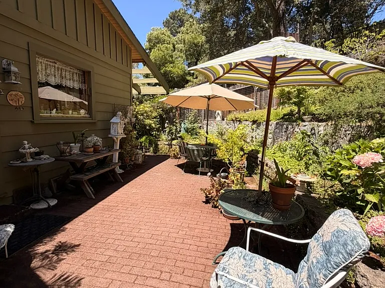 350 Chapman Dr — Photo 15