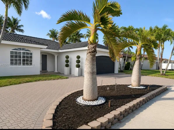 15425 SW 168th Ter, Miami, FL 33187