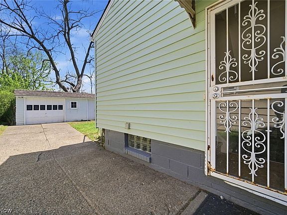 3rd image of 4437 E 158th St