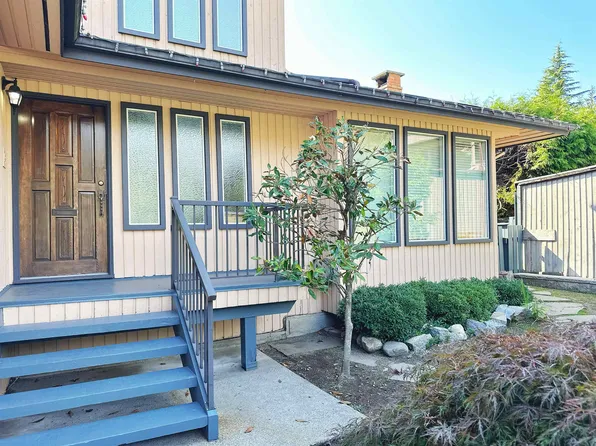 3847 Prospect Rd, North Vancouver, BC V7N 4H1