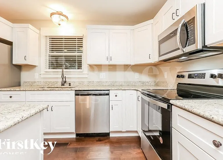 208 Beech Dr — Photo 6