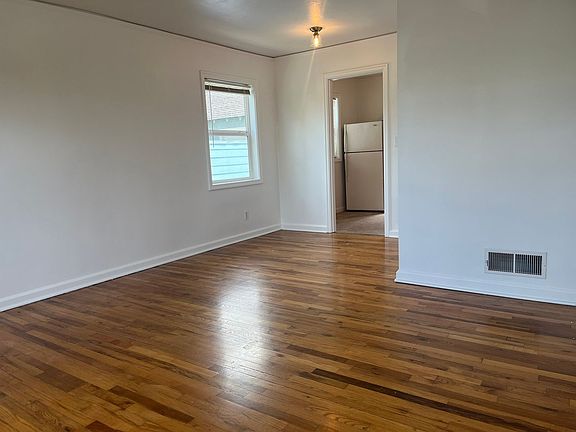 5th image of 128 N Saratoga St