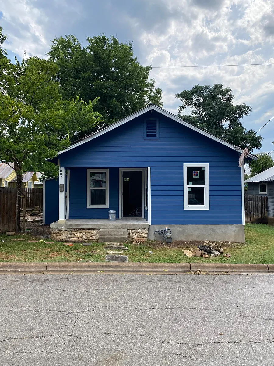 Photo 2 of 10 - 1002 E 47th St - Austin, TX Building Photo - 1002 E 47th St