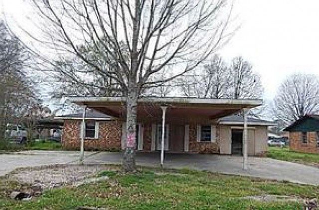 1st image of 220 Emerald Dr