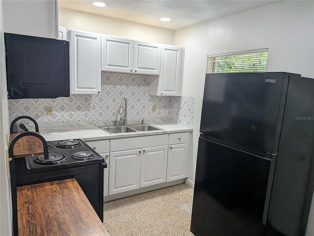 2 bed, 1.0 bath, 720 sqft, $900 — Photo 4