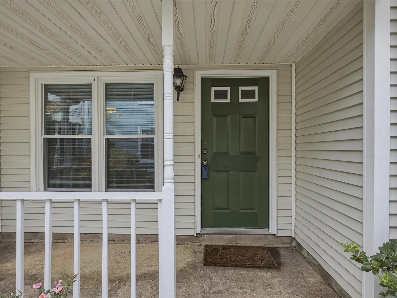 3 bed, 2.5 bath, 1280 sqft, $2,350 — Photo 3