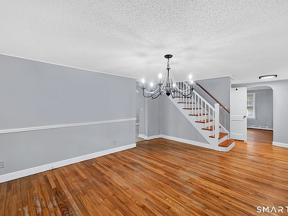 2nd image of 4 Leonard Road