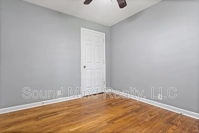 2 bed, 1.0 bath, 880 sqft, $1,250 — Photo 3