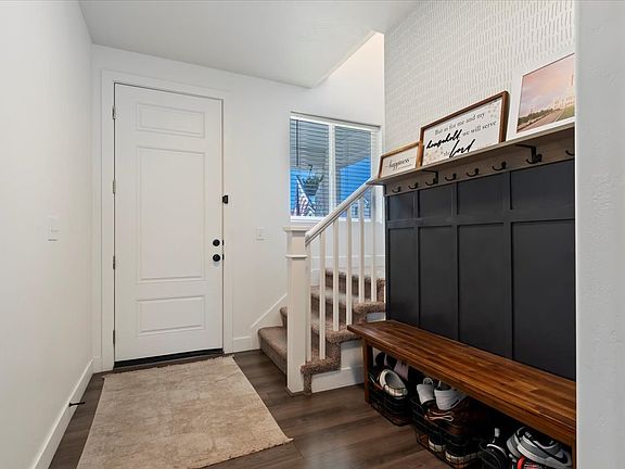 3rd image of 7168 N Silver Spring Way