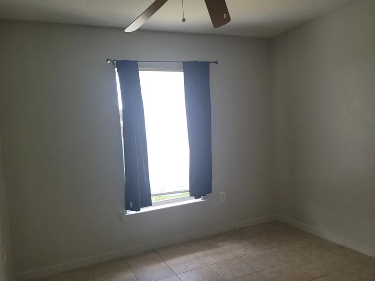 106 Nassau Pl — Photo 8