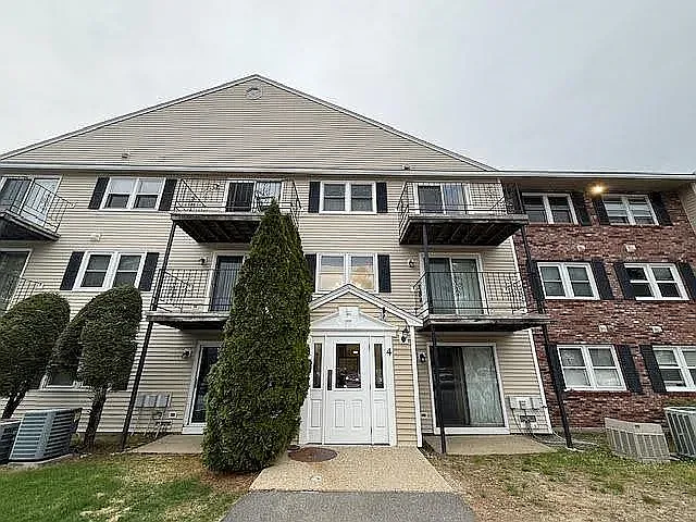 2 bed, 1050 sqft, $1,980 — Photo 1