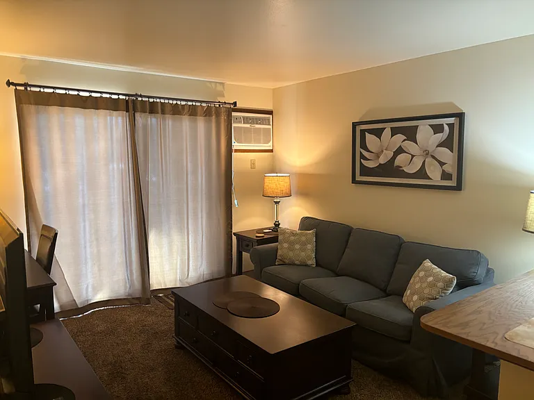 212 E Doty Ave #1 — Photo 6