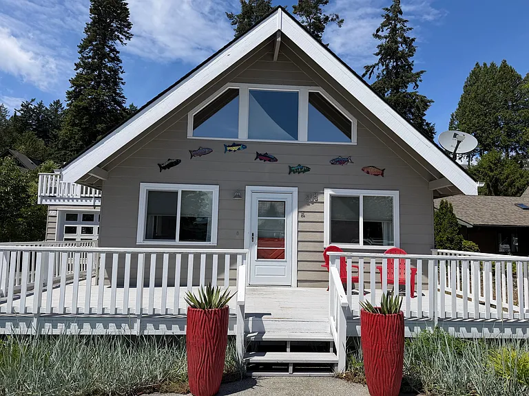 208 Swinomish Dr — Photo 1