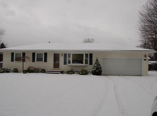 3617 Plumbrook Dr, Canfield, OH