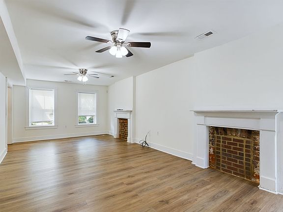 4th image of 1806 Parkwood Ave