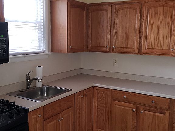 2ND FLOOR - KITCHEN