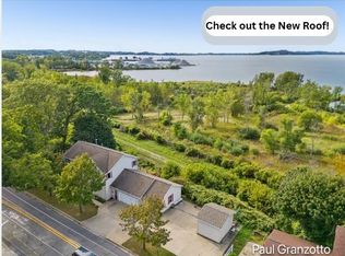 1524 Lakeshore Dr, Muskegon, MI 49441