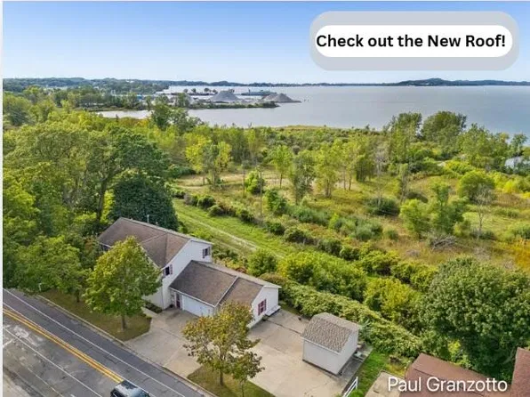 1524 Lakeshore Dr, Muskegon, MI 49441