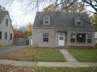 11-15 S Union St, Elgin, IL 60123