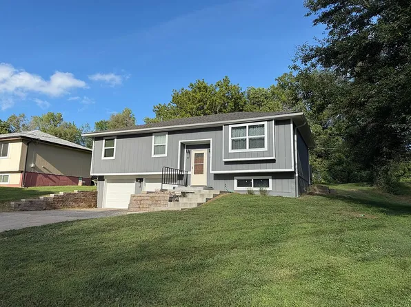 1120 Hickory St, Atchison, KS 66002