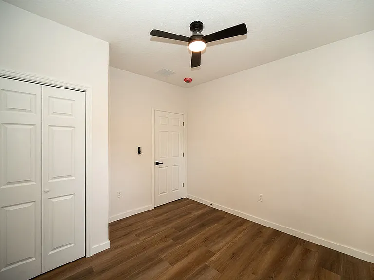 226 N Terry Ave — Photo 10