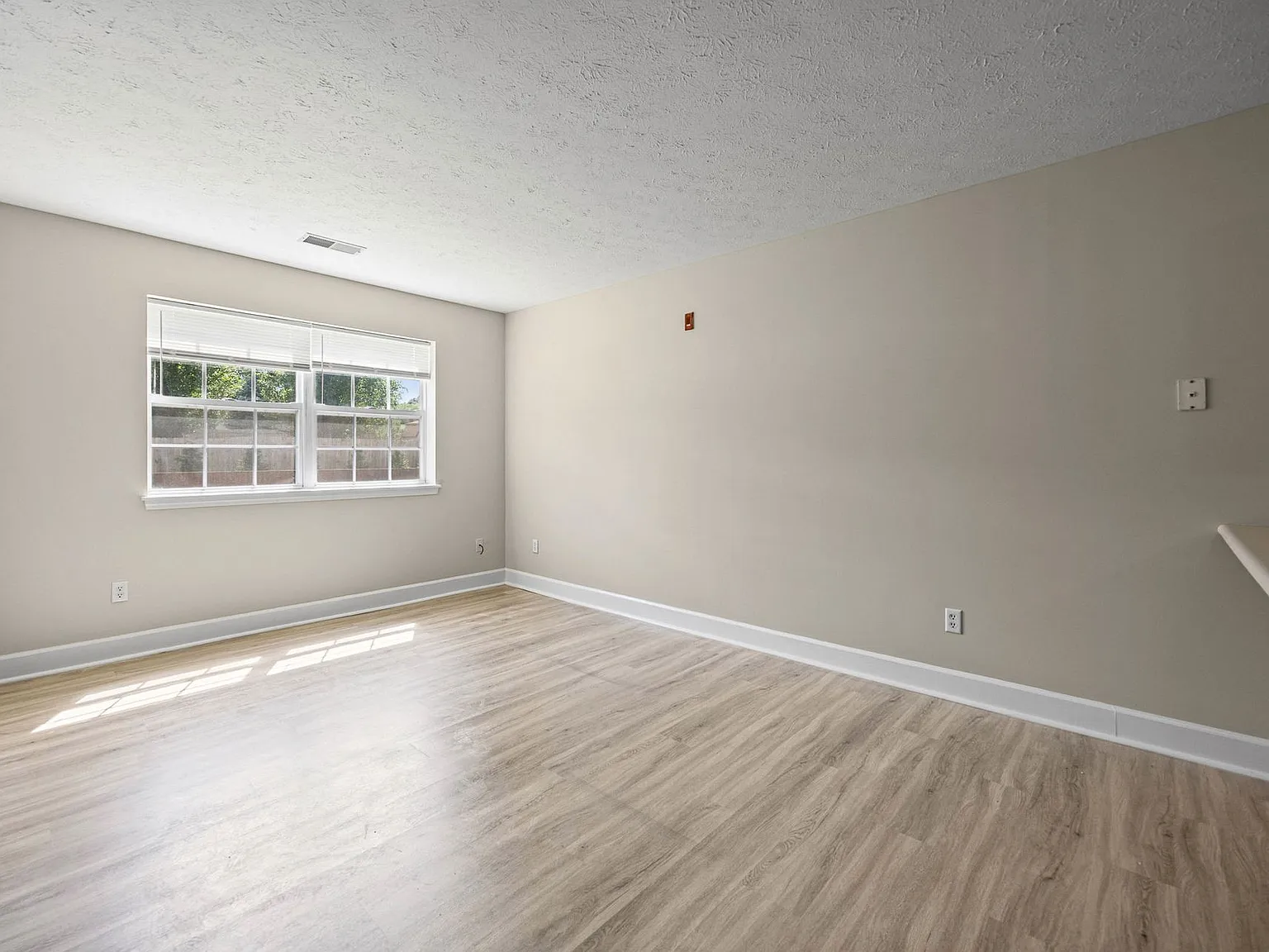 Gateway Apartments — Photo 3