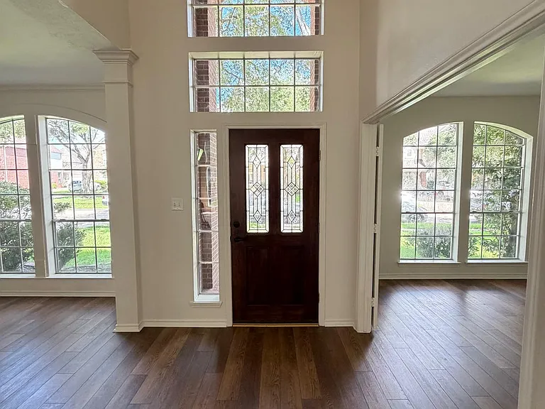 2107 Hill Canyon Ct — Photo 2