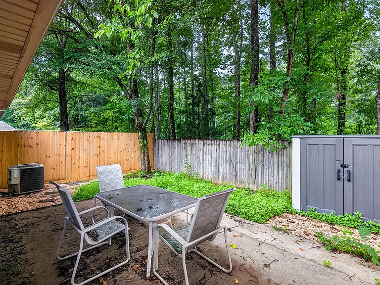 5317 Cottage Cir — Photo 10