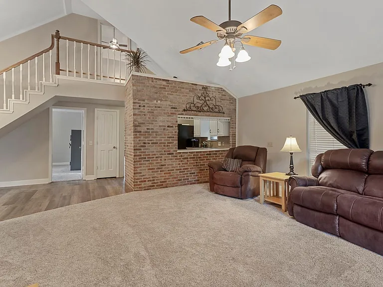 5978 County Road 471 — Photo 5
