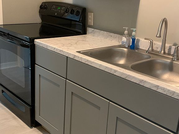 4th image of 275 Ravine St