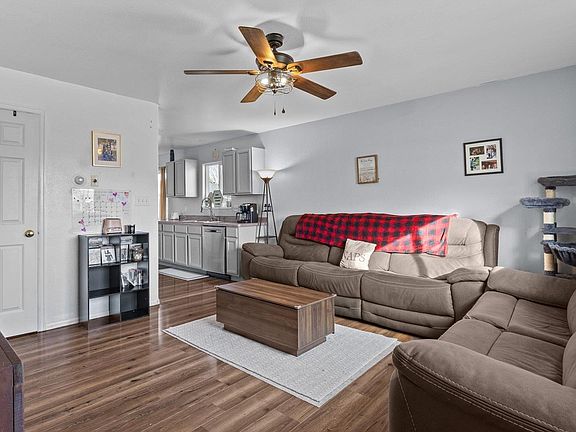 4th image of 477 1/2 Aspen Grove Dr