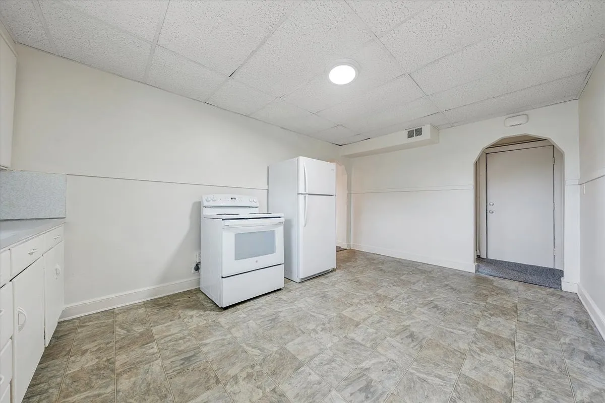 2 bed, 980 sqft, $915 — Photo 3